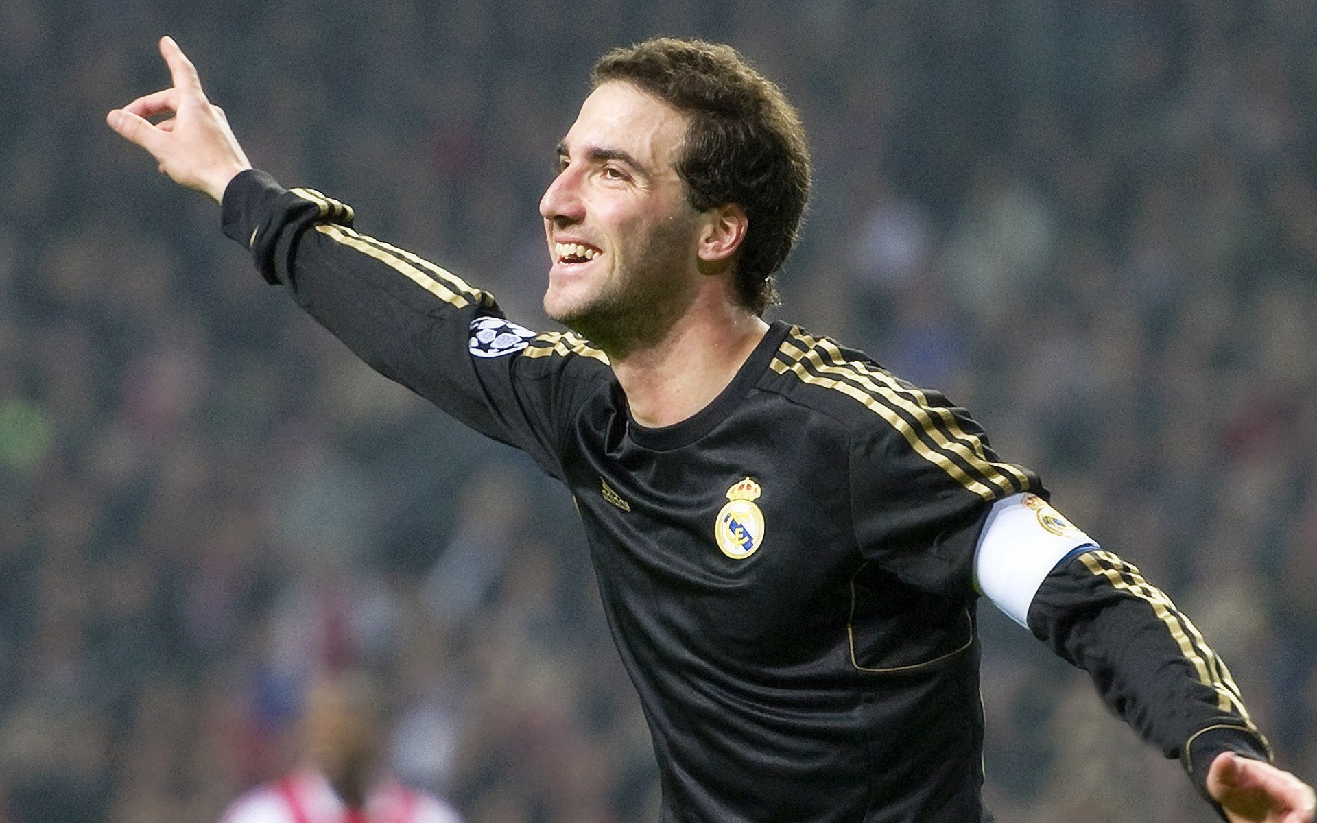 西甲逆转奇迹：坚韧不拔的精神在场上闪耀，西甲冠军悬念